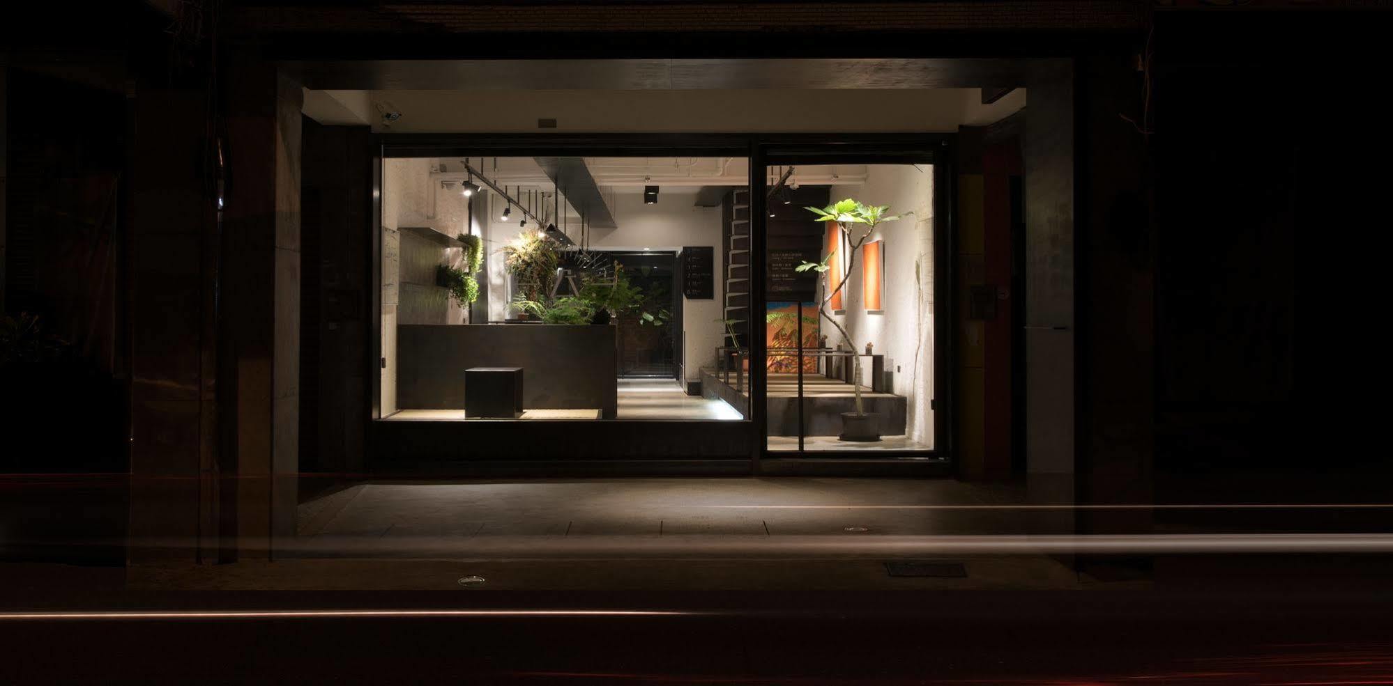 Hii-Hubs B&B Tainan Extérieur photo