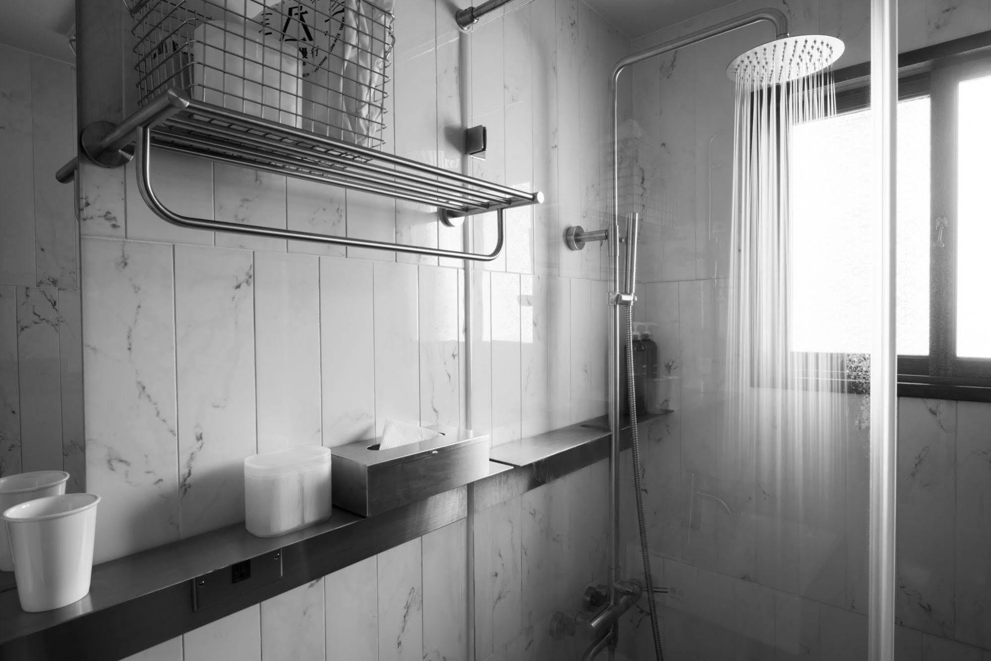 Hii-Hubs B&B Tainan Extérieur photo