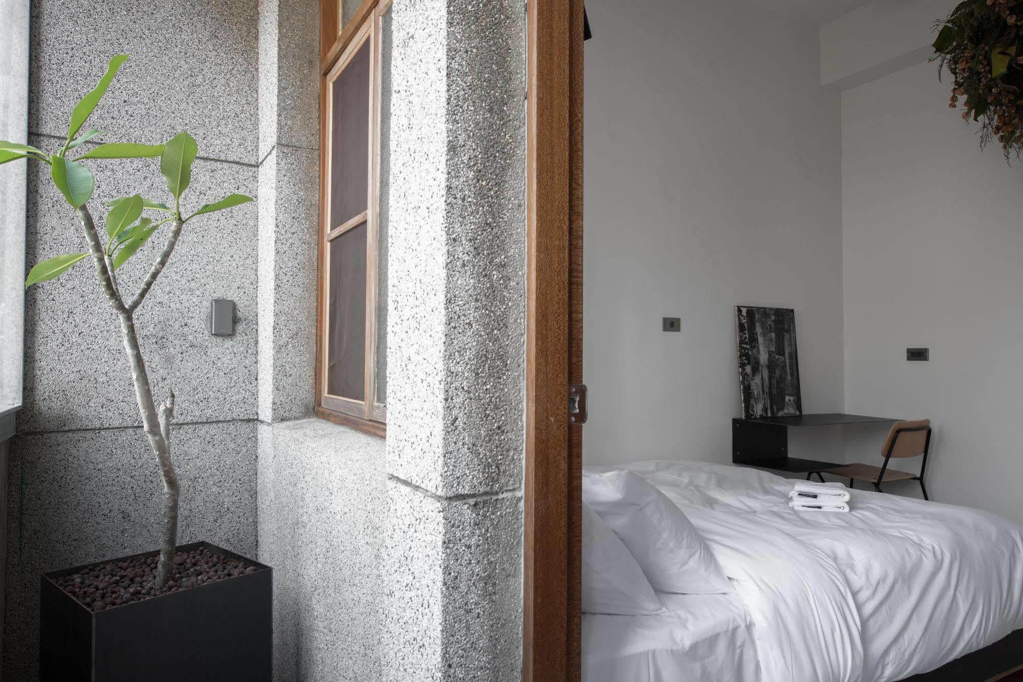 Hii-Hubs B&B Tainan Extérieur photo