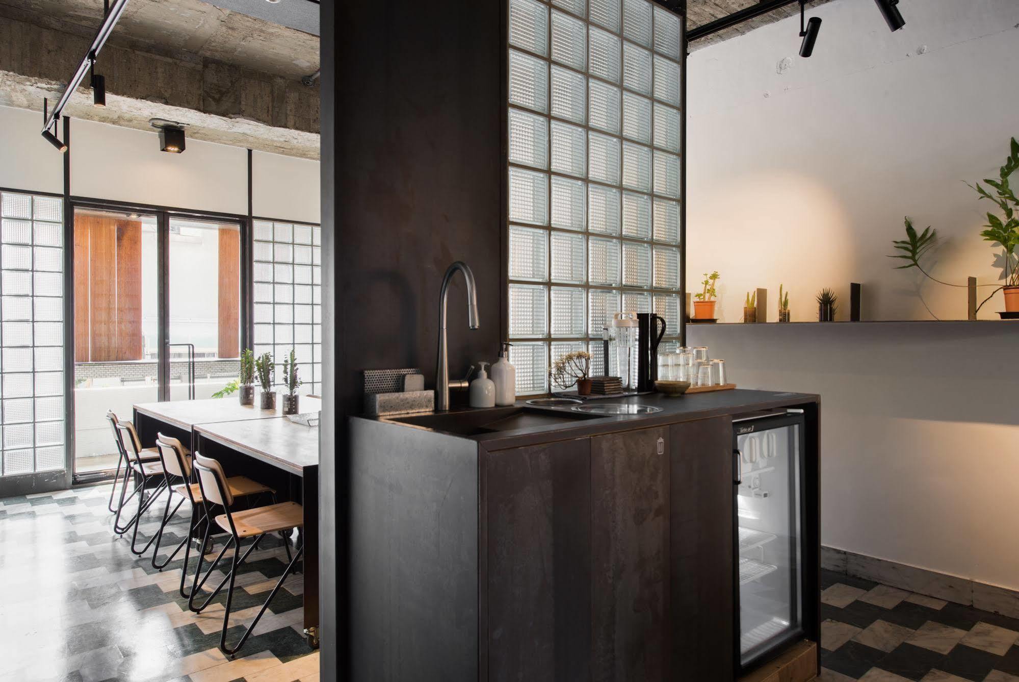 Hii-Hubs B&B Tainan Extérieur photo